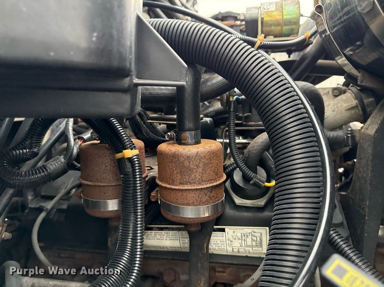 image for item EG2250 1997 Ford F700 scissor lift truck