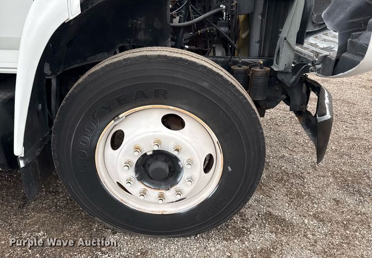 image for item EG2250 1997 Ford F700 scissor lift truck