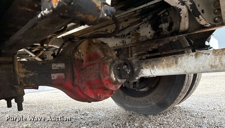 image for item EG2250 1997 Ford F700 scissor lift truck