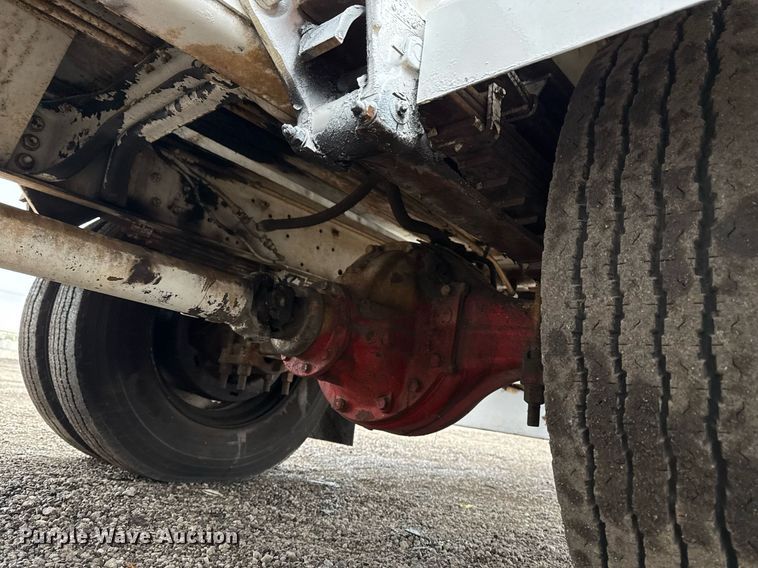 image for item EG2250 1997 Ford F700 scissor lift truck