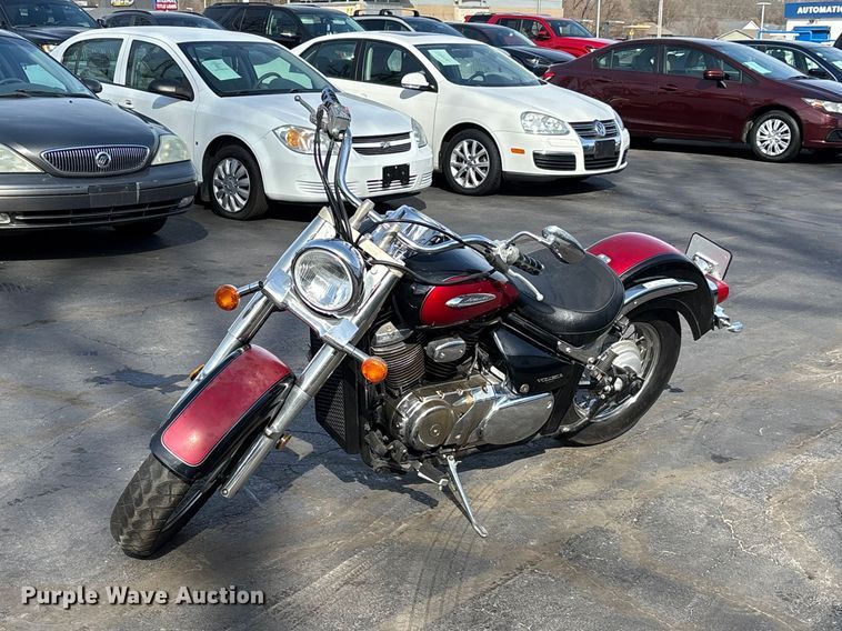 image for item EJ7801 2001 Suzuki Intruder motorcycle