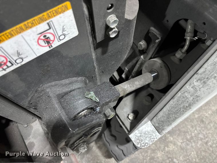 image for item EM5047 2016 UniCarriers CFS40 forklift