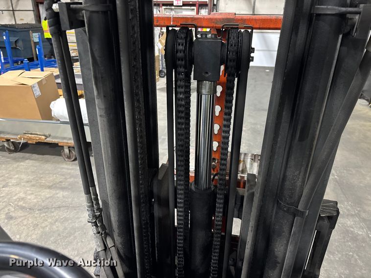 image for item EM5047 2016 UniCarriers CFS40 forklift