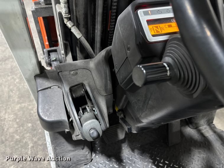 image for item EM5047 2016 UniCarriers CFS40 forklift