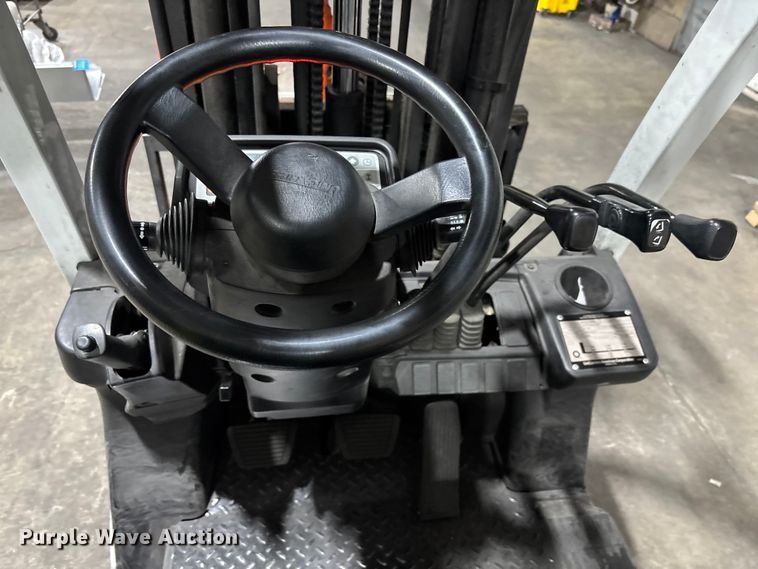 image for item EM5047 2016 UniCarriers CFS40 forklift