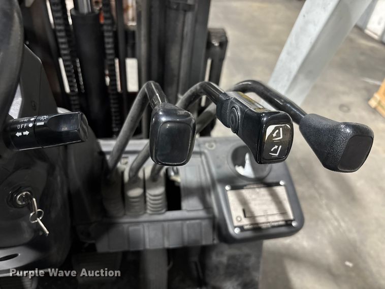 image for item EM5047 2016 UniCarriers CFS40 forklift