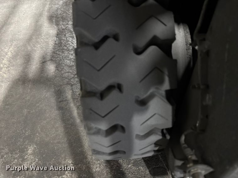 image for item EM5047 2016 UniCarriers CFS40 forklift