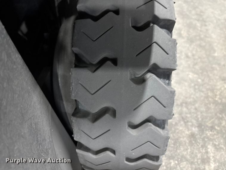 image for item EM5047 2016 UniCarriers CFS40 forklift