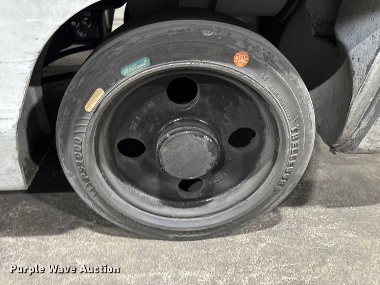 image for item EM5047 2016 UniCarriers CFS40 forklift