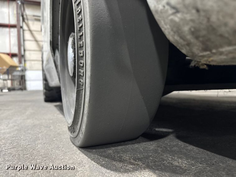 image for item EM5047 2016 UniCarriers CFS40 forklift