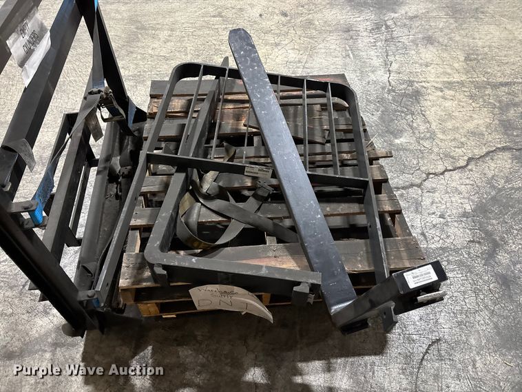 image for item EM5047 2016 UniCarriers CFS40 forklift