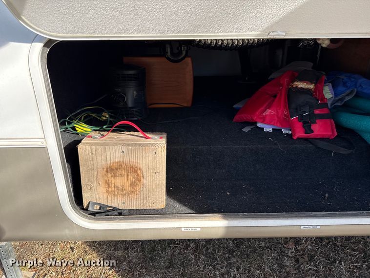 image for item EN0302 2006 Keystone Cougar camper