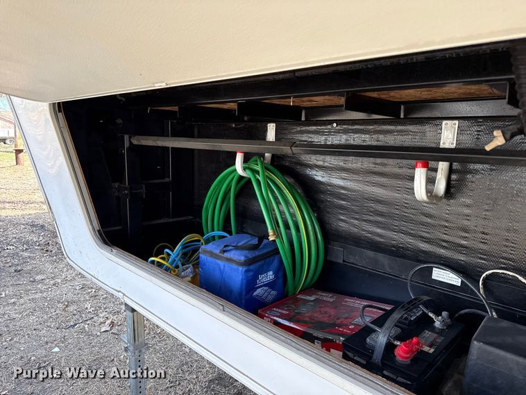 image for item EN0302 2006 Keystone Cougar camper