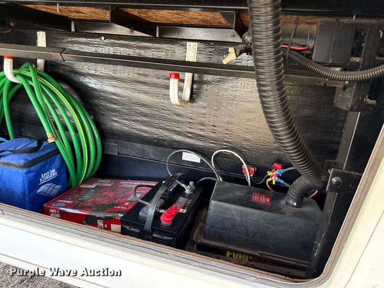 image for item EN0302 2006 Keystone Cougar camper