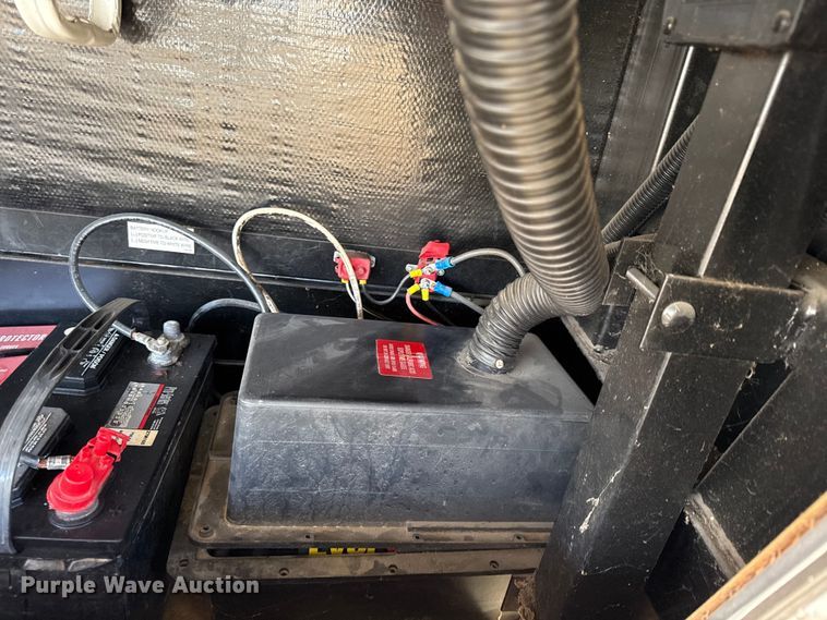 image for item EN0302 2006 Keystone Cougar camper