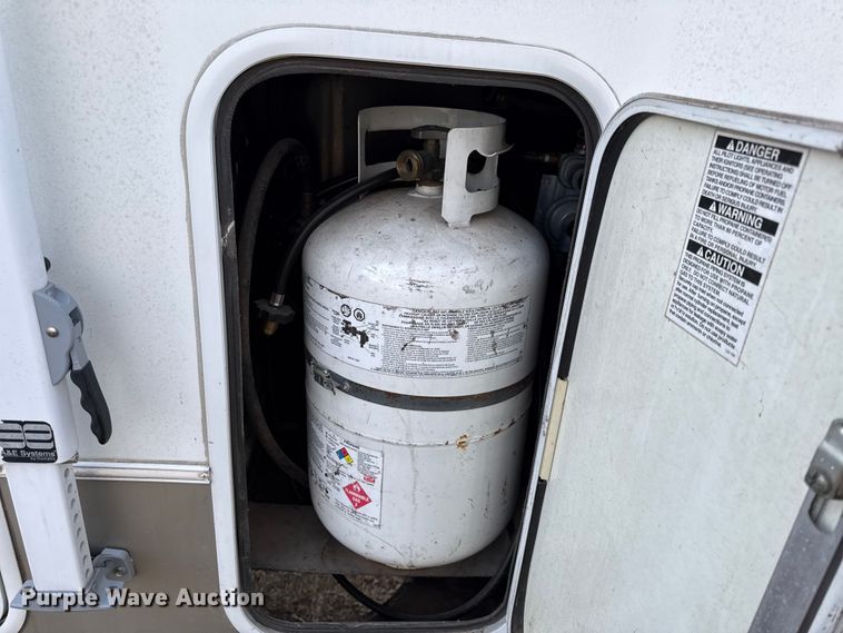 image for item EN0302 2006 Keystone Cougar camper