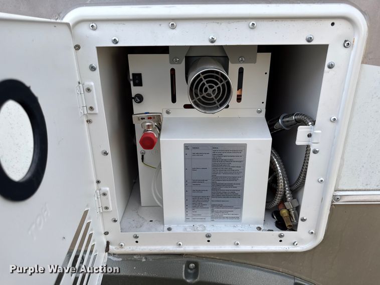 image for item EN0302 2006 Keystone Cougar camper