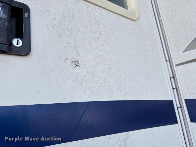 image for item EN0302 2006 Keystone Cougar camper