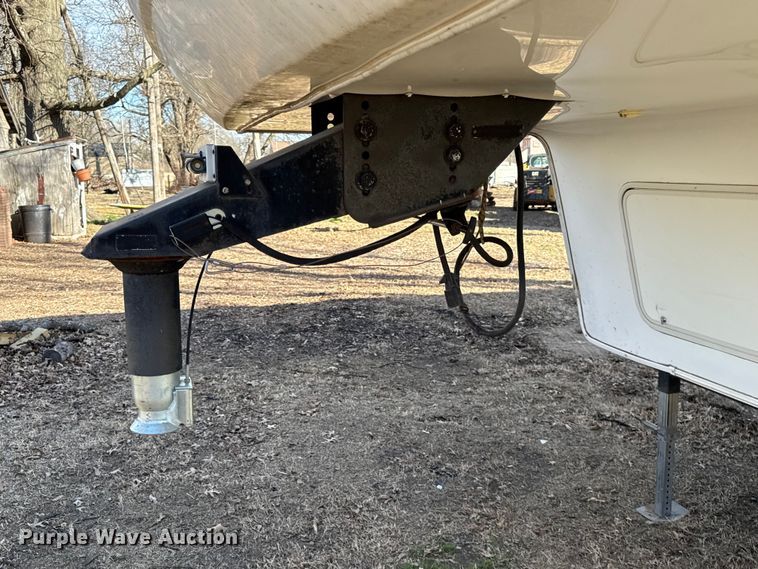 image for item EN0302 2006 Keystone Cougar camper