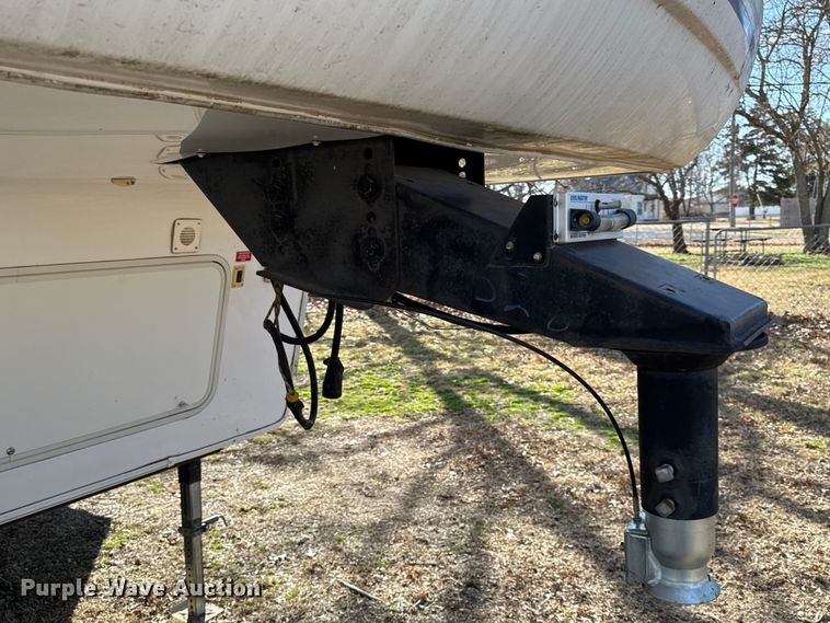 image for item EN0302 2006 Keystone Cougar camper