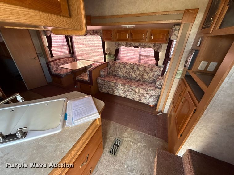 image for item EN0302 2006 Keystone Cougar camper