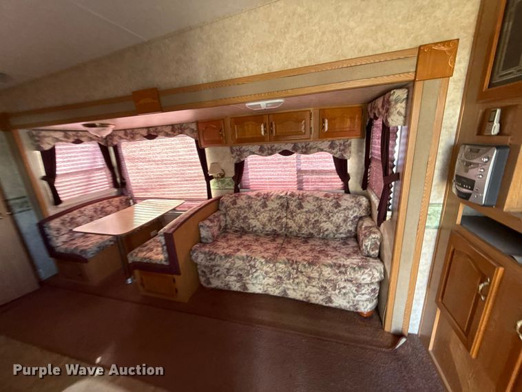 image for item EN0302 2006 Keystone Cougar camper