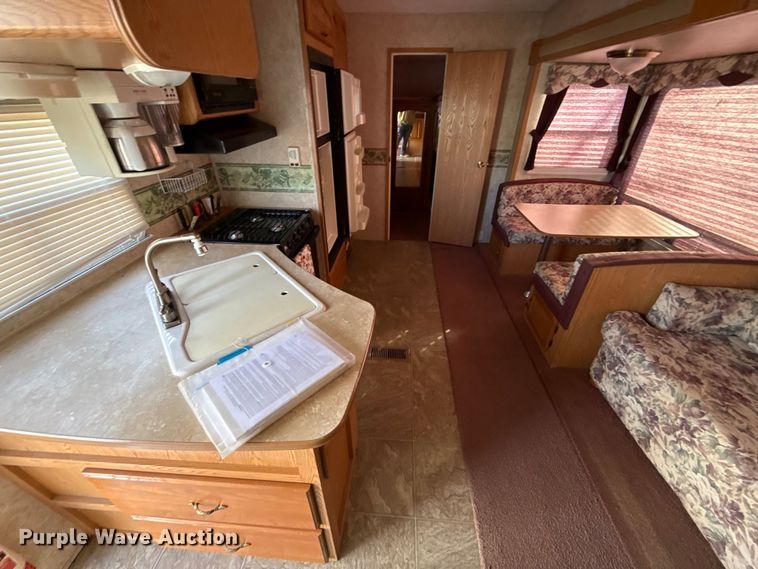 image for item EN0302 2006 Keystone Cougar camper