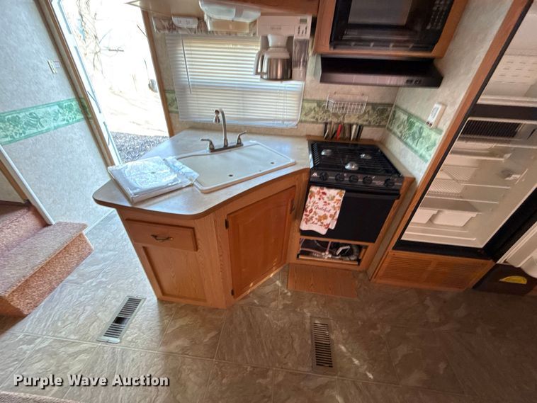 image for item EN0302 2006 Keystone Cougar camper