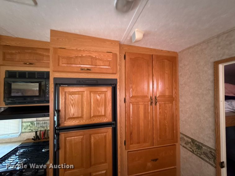 image for item EN0302 2006 Keystone Cougar camper