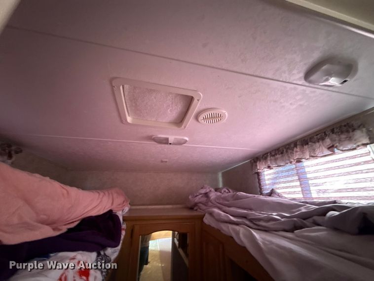 image for item EN0302 2006 Keystone Cougar camper