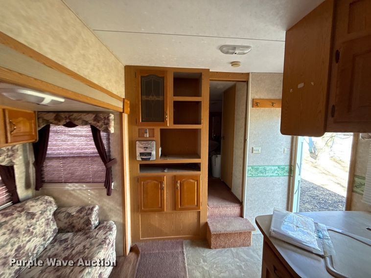 image for item EN0302 2006 Keystone Cougar camper