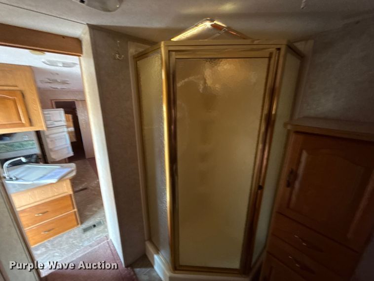 image for item EN0302 2006 Keystone Cougar camper