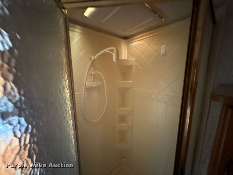 image for item EN0302 2006 Keystone Cougar camper