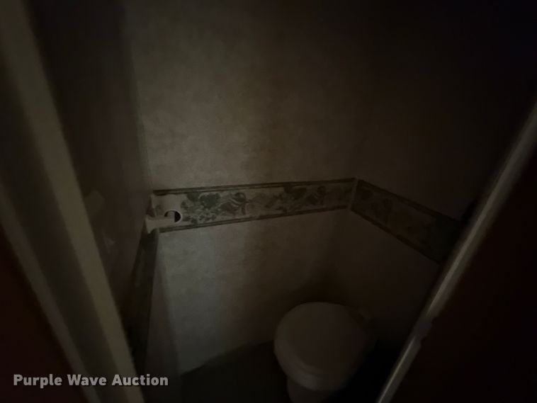 image for item EN0302 2006 Keystone Cougar camper