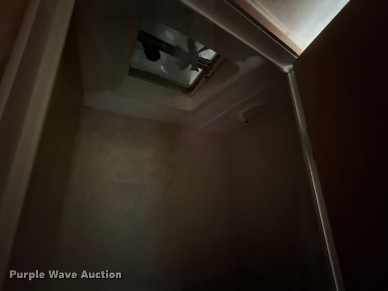 image for item EN0302 2006 Keystone Cougar camper