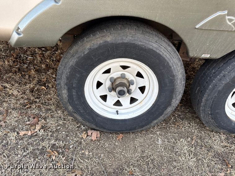 image for item EN0302 2006 Keystone Cougar camper