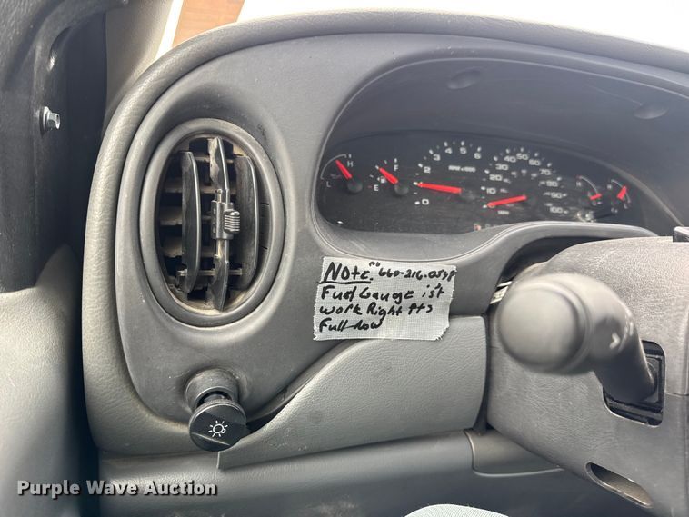 image for item EN0882 2004 Ford E450 shuttle bus