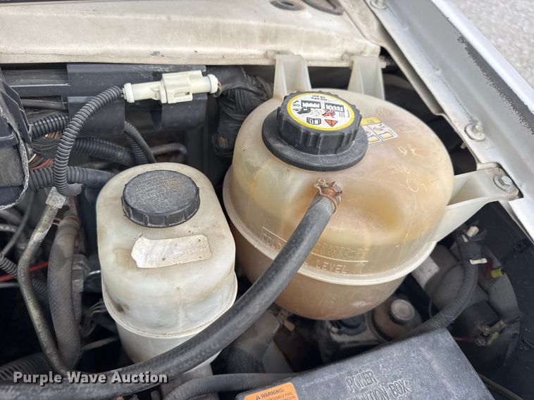 image for item EN0882 2004 Ford E450 shuttle bus