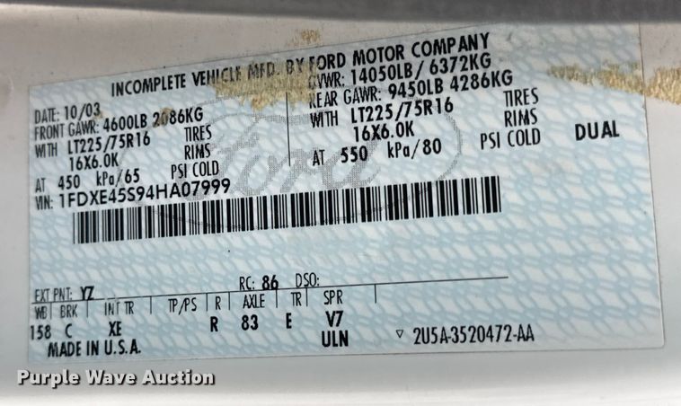 image for item EN0882 2004 Ford E450 shuttle bus