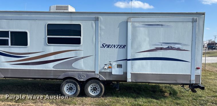 image for item EN5934 2007 Sprinter camper