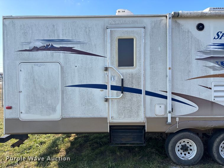 image for item EN5934 2007 Sprinter camper