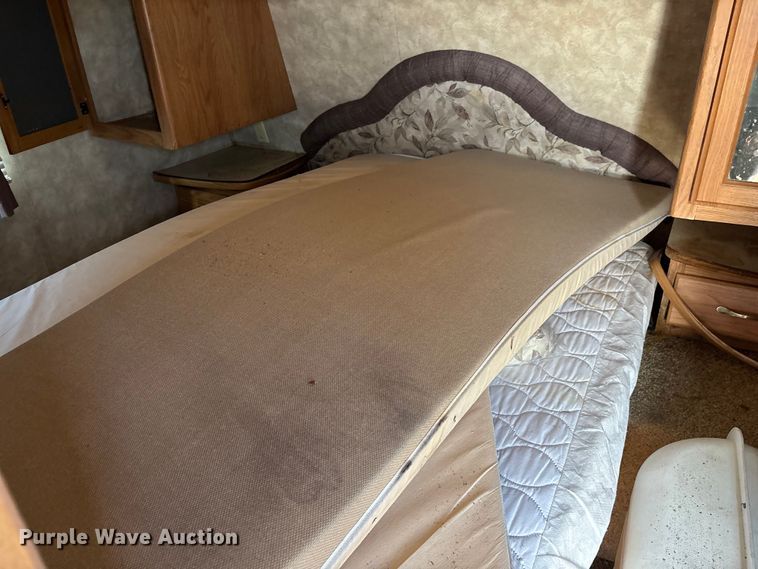 image for item EN5934 2007 Sprinter camper