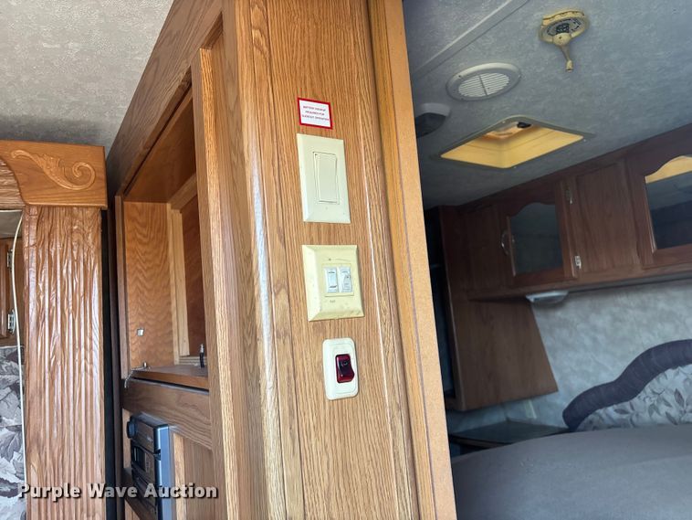 image for item EN5934 2007 Sprinter camper