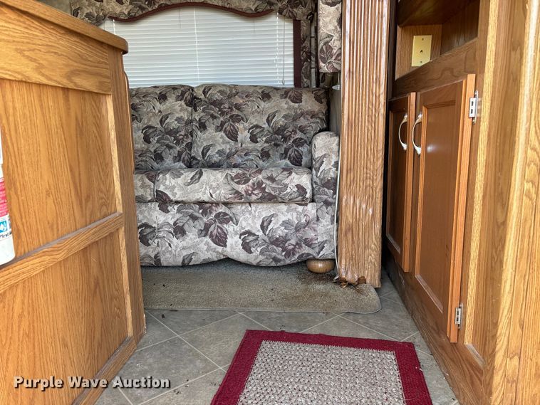 image for item EN5934 2007 Sprinter camper