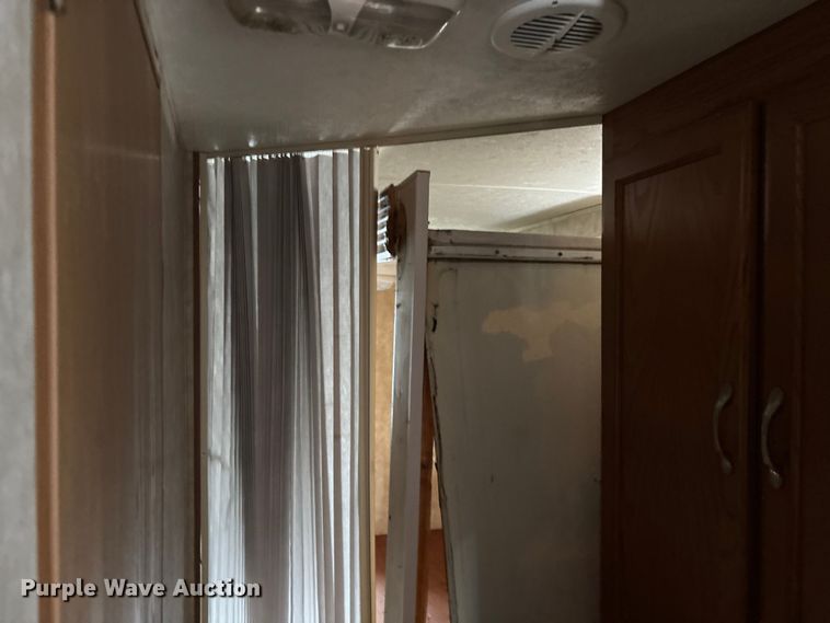 image for item EN5934 2007 Sprinter camper