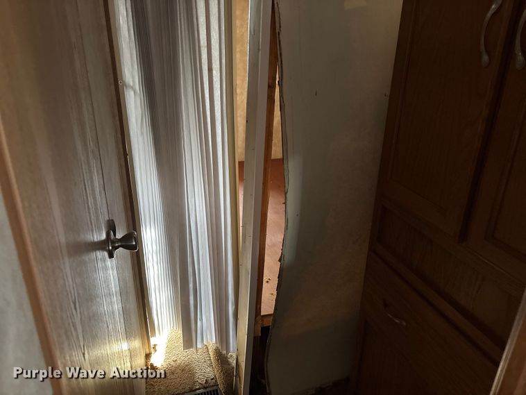 image for item EN5934 2007 Sprinter camper