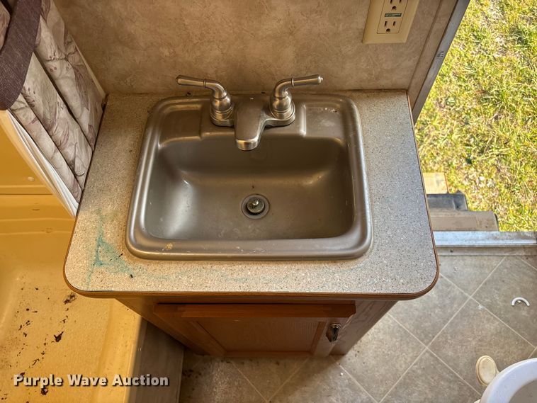 image for item EN5934 2007 Sprinter camper