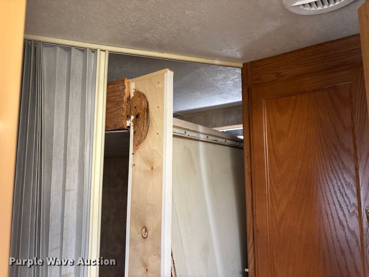 image for item EN5934 2007 Sprinter camper