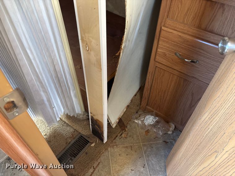 image for item EN5934 2007 Sprinter camper