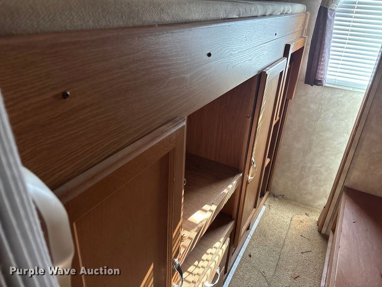 image for item EN5934 2007 Sprinter camper